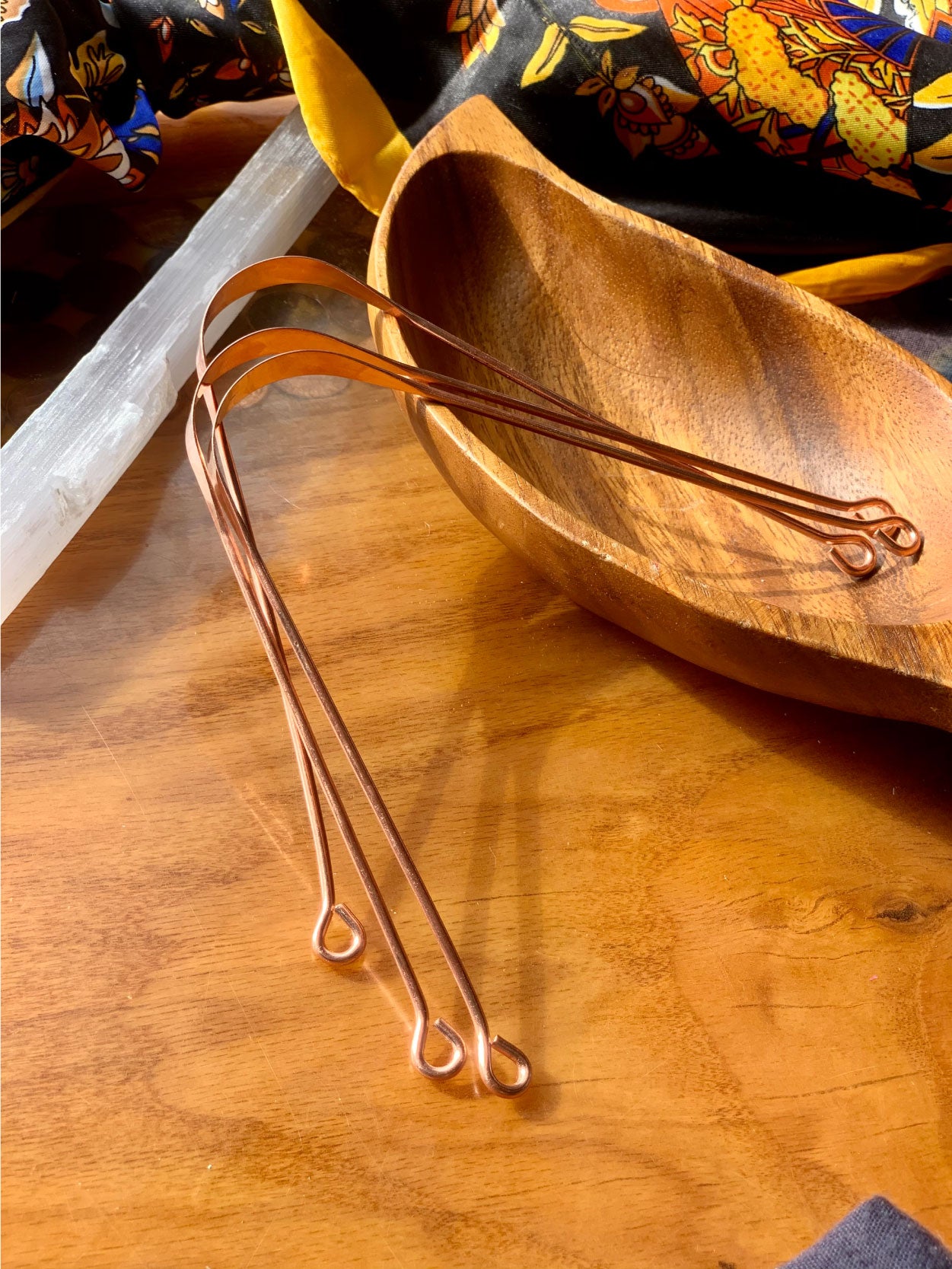 100 percent pure copper tongue scraper with natural antimicrobial properties for holistic oral care